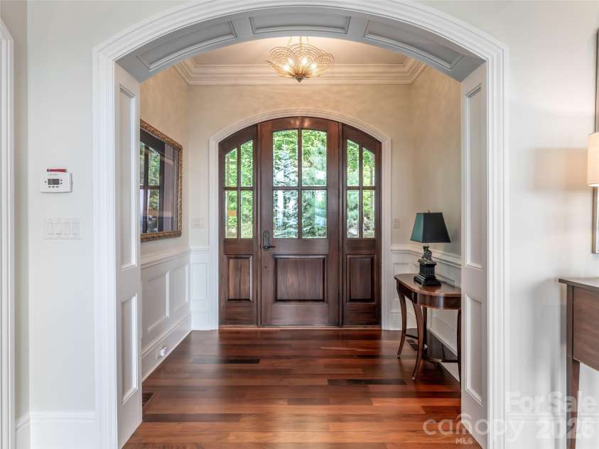 29 Elk Ridge Drive, Asheville, NC 28804.  MLS# CAR4381856, YatesRealty ID 32244. 