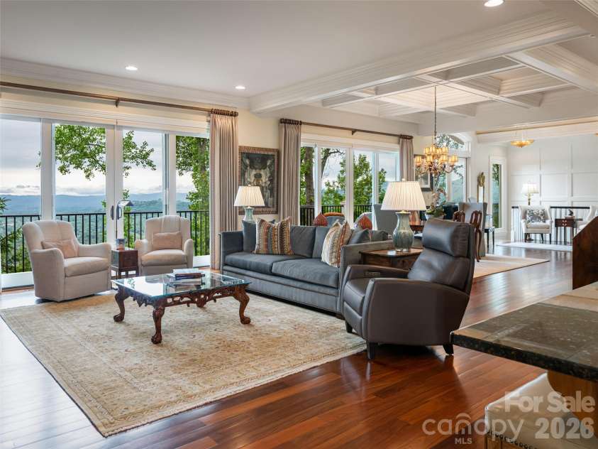 29 Elk Ridge Drive, Asheville, NC 28804.  MLS# CAR4381856, YatesRealty ID 32244. 