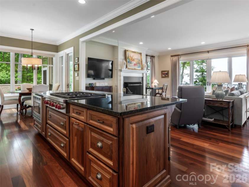 29 Elk Ridge Drive, Asheville, NC 28804.  MLS# CAR4381856, YatesRealty ID 32244. 