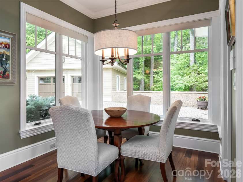 29 Elk Ridge Drive, Asheville, NC 28804.  MLS# CAR4381856, YatesRealty ID 32244. 