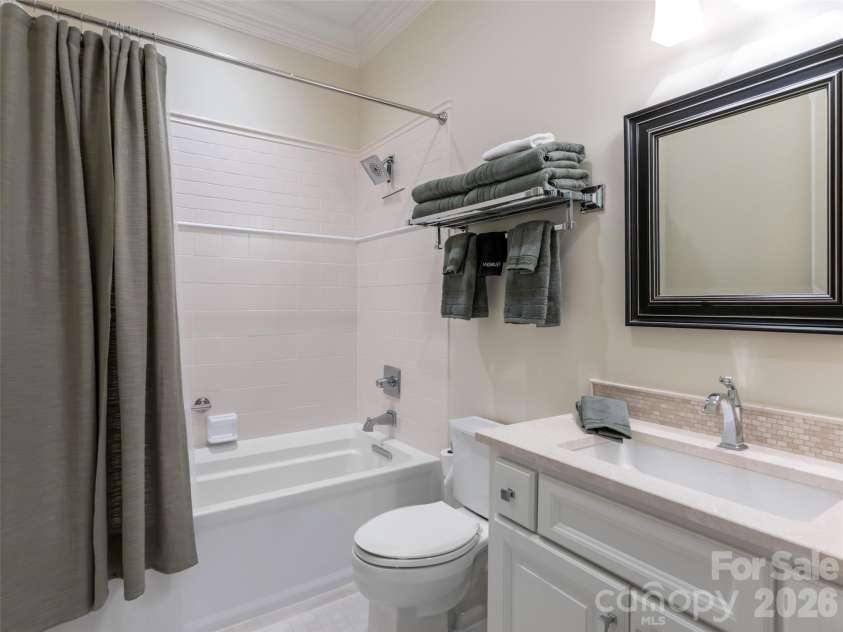 29 Elk Ridge Drive, Asheville, NC 28804.  MLS# CAR4381856, YatesRealty ID 32244. 