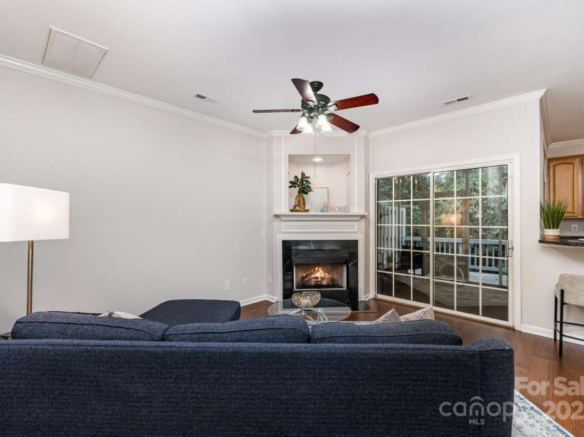 16911 Commons Creek Drive, Charlotte, NC 28277.  MLS# CAR4298157, YatesRealty ID 32245. 