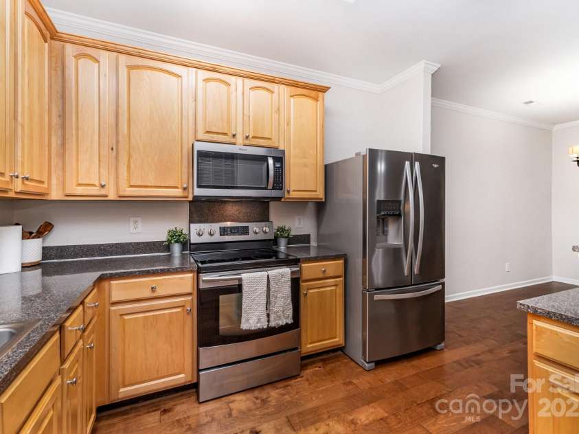 16911 Commons Creek Drive, Charlotte, NC 28277.  MLS# CAR4298157, YatesRealty ID 32245. 