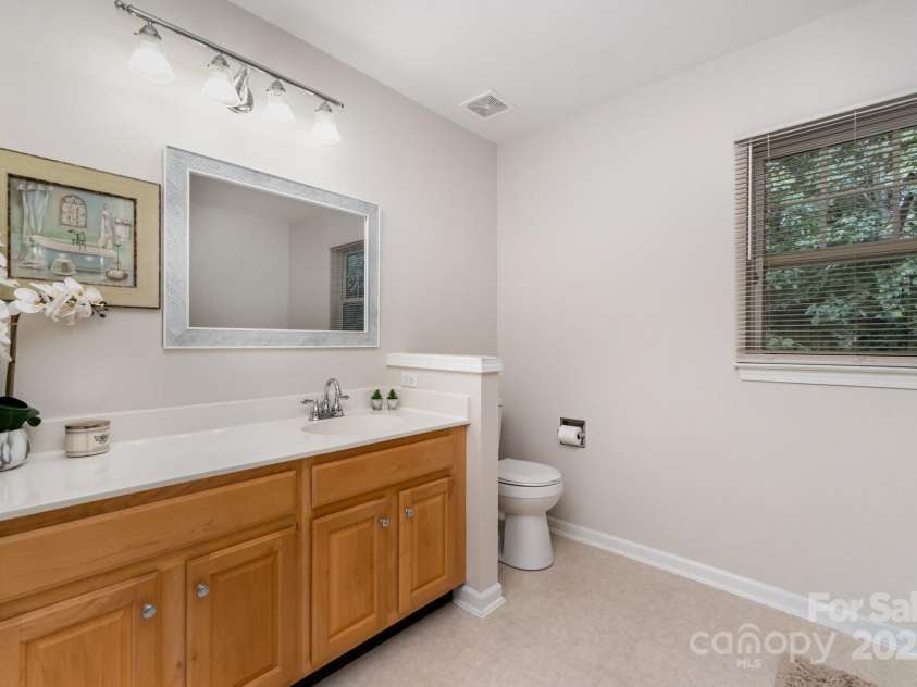 16911 Commons Creek Drive, Charlotte, NC 28277.  MLS# CAR4298157, YatesRealty ID 32245. 