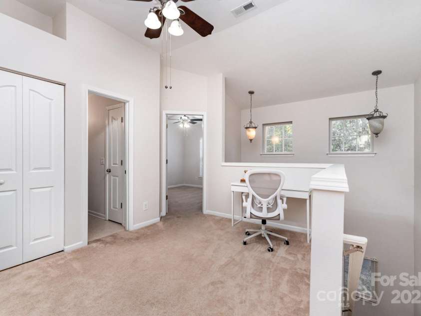 16911 Commons Creek Drive, Charlotte, NC 28277.  MLS# CAR4298157, YatesRealty ID 32245. 