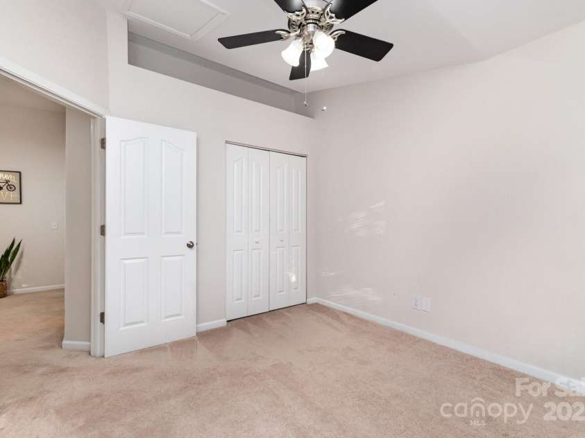 16911 Commons Creek Drive, Charlotte, NC 28277.  MLS# CAR4298157, YatesRealty ID 32245. 