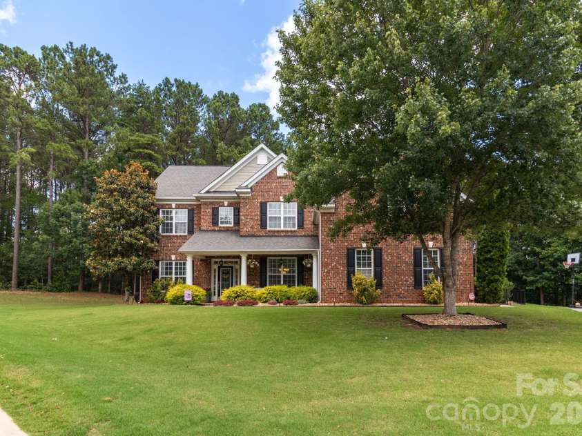 723 Cavendish Lane, Waxhaw, NC 28173.  MLS# CAR4395421, YatesRealty ID 32245. 