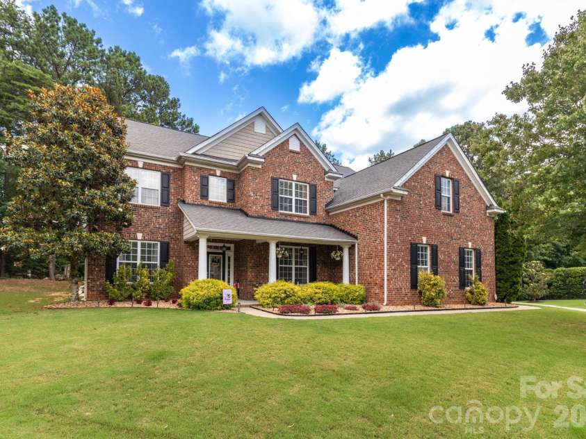 723 Cavendish Lane, Waxhaw, NC 28173.  MLS# CAR4395421, YatesRealty ID 32245. 