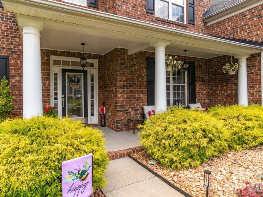 723 Cavendish Lane, Waxhaw, NC 28173.  MLS# CAR4395421, YatesRealty ID 32245. 