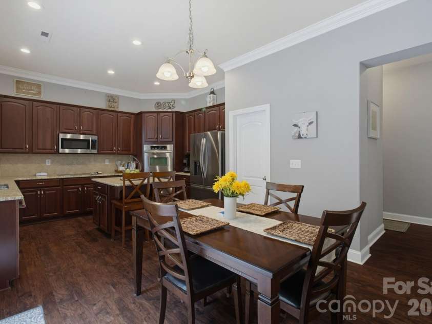 723 Cavendish Lane, Waxhaw, NC 28173.  MLS# CAR4395421, YatesRealty ID 32245. 