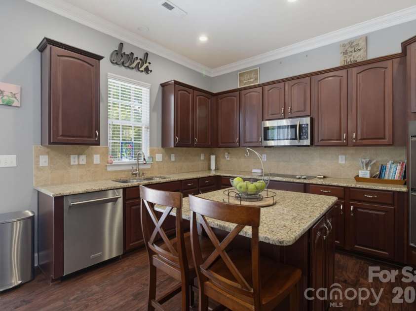 723 Cavendish Lane, Waxhaw, NC 28173.  MLS# CAR4395421, YatesRealty ID 32245. 