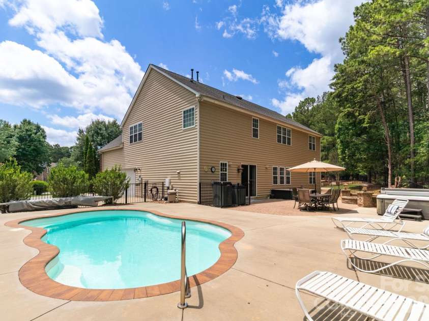 723 Cavendish Lane, Waxhaw, NC 28173.  MLS# CAR4395421, YatesRealty ID 32245. 