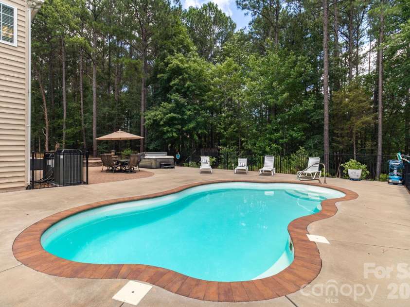 723 Cavendish Lane, Waxhaw, NC 28173.  MLS# CAR4395421, YatesRealty ID 32245. 