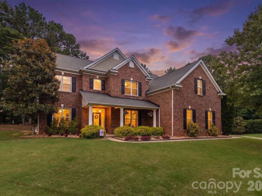 723 Cavendish Lane, Waxhaw, NC 28173.  MLS# CAR4395421, YatesRealty ID 32245. 