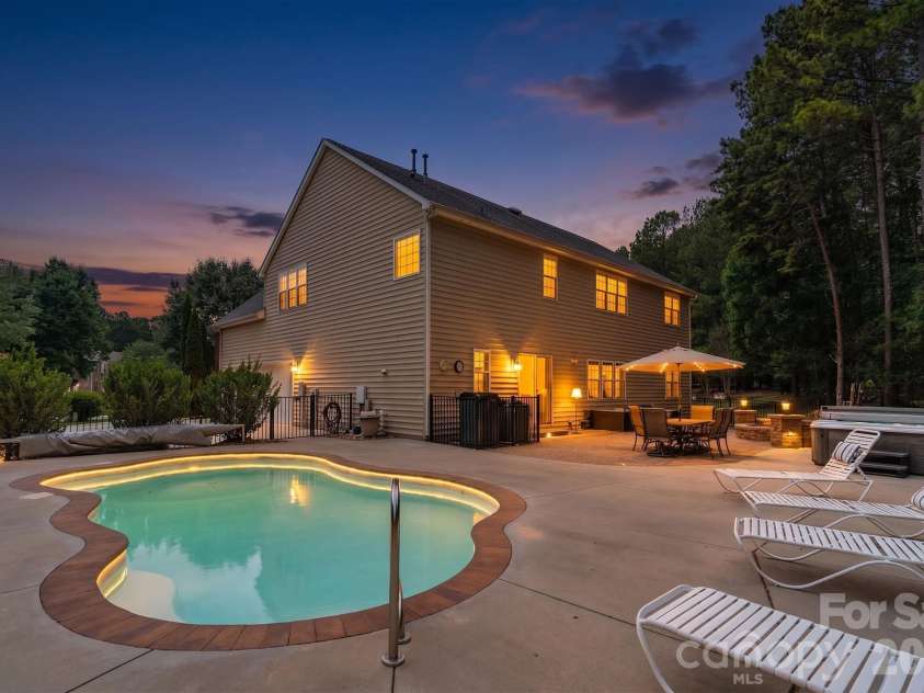 723 Cavendish Lane, Waxhaw, NC 28173.  MLS# CAR4395421, YatesRealty ID 32245. 