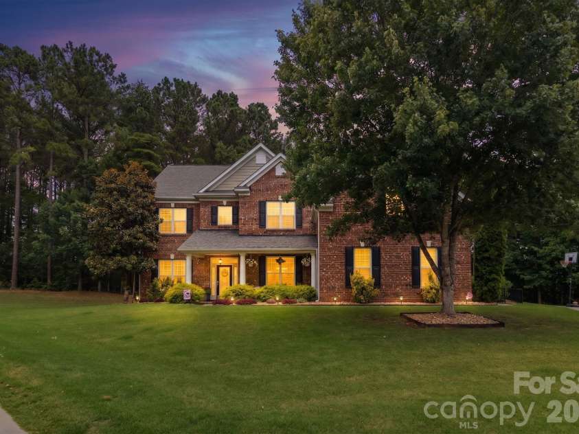 723 Cavendish Lane, Waxhaw, NC 28173.  MLS# CAR4395421, YatesRealty ID 32245. 