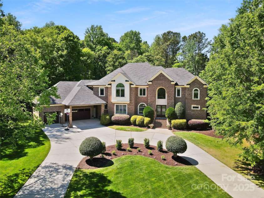 5001 Oxfordshire Road, Waxhaw, NC 28173.  MLS# CAR4243721, YatesRealty ID 32246. 