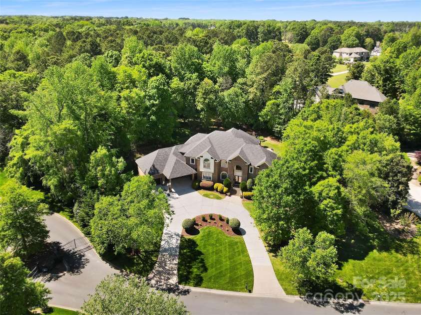 5001 Oxfordshire Road, Waxhaw, NC 28173.  MLS# CAR4243721, YatesRealty ID 32246. 