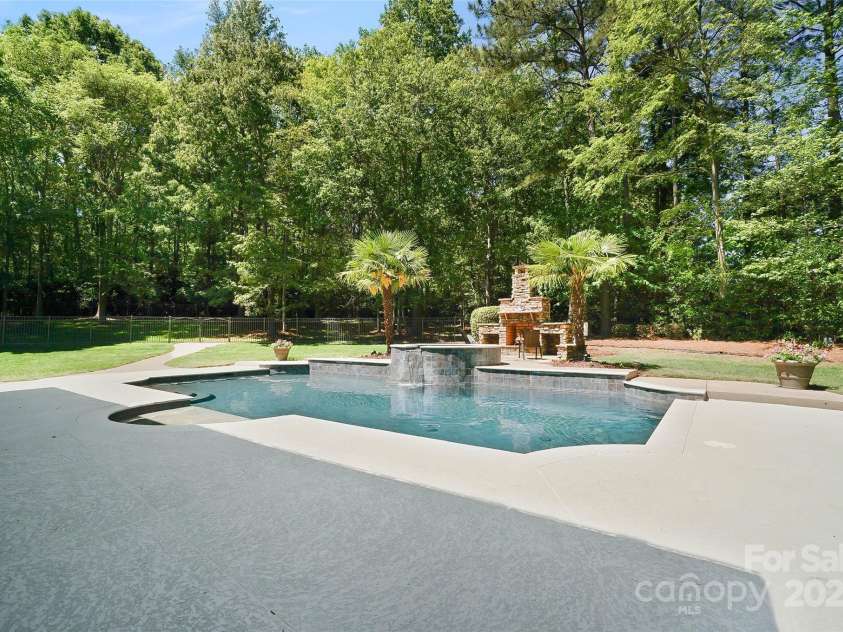5001 Oxfordshire Road, Waxhaw, NC 28173.  MLS# CAR4243721, YatesRealty ID 32246. 