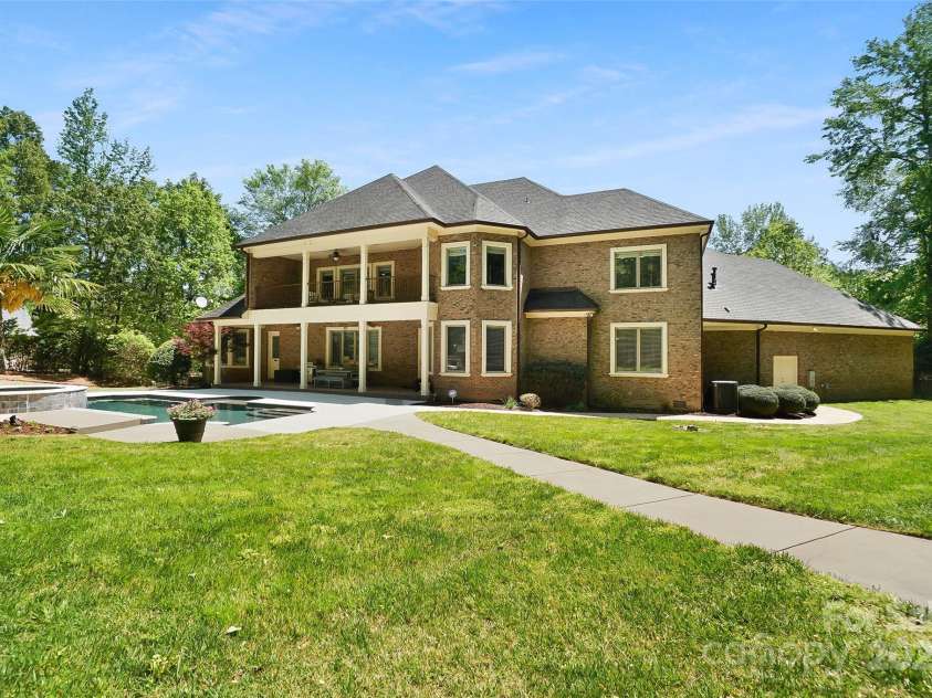 5001 Oxfordshire Road, Waxhaw, NC 28173.  MLS# CAR4243721, YatesRealty ID 32246. 