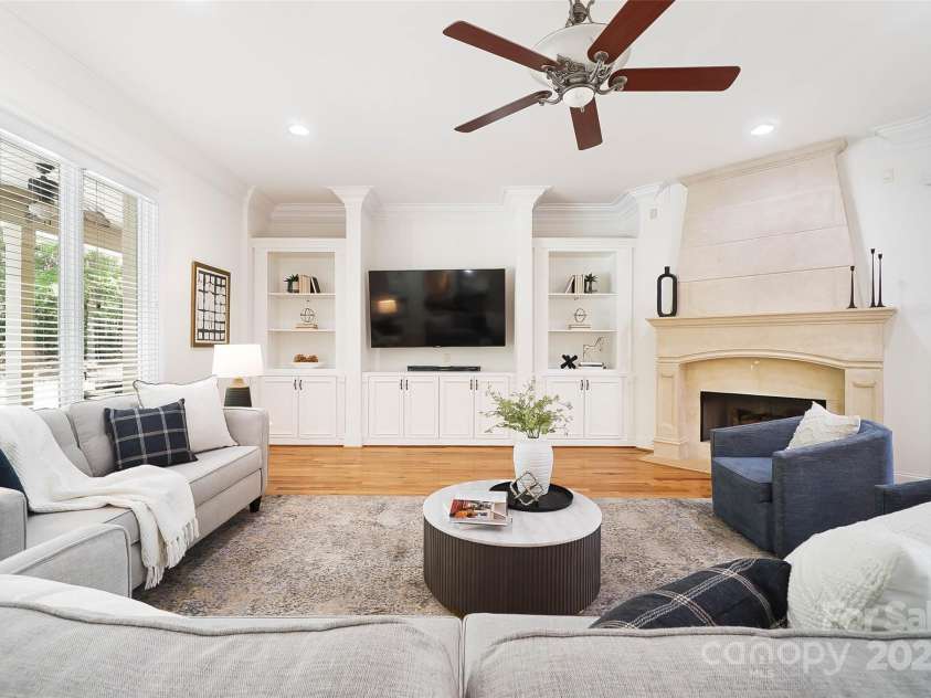 5001 Oxfordshire Road, Waxhaw, NC 28173.  MLS# CAR4243721, YatesRealty ID 32246. Family Room
