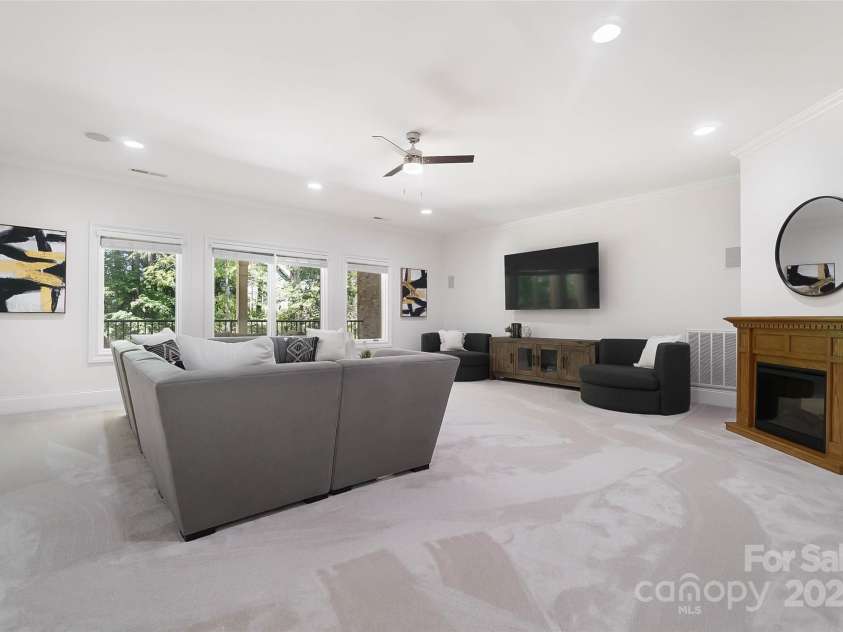 5001 Oxfordshire Road, Waxhaw, NC 28173.  MLS# CAR4243721, YatesRealty ID 32246. Large bonus room