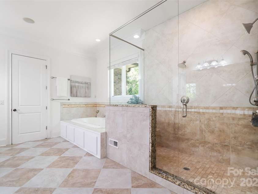 5001 Oxfordshire Road, Waxhaw, NC 28173.  MLS# CAR4243721, YatesRealty ID 32246. Primary Bathroom