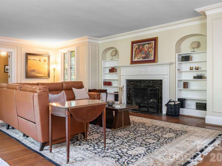 334 Vanderbilt Road, Biltmore Forest, NC 28803.  MLS# CAR4389681, YatesRealty ID 32247. 