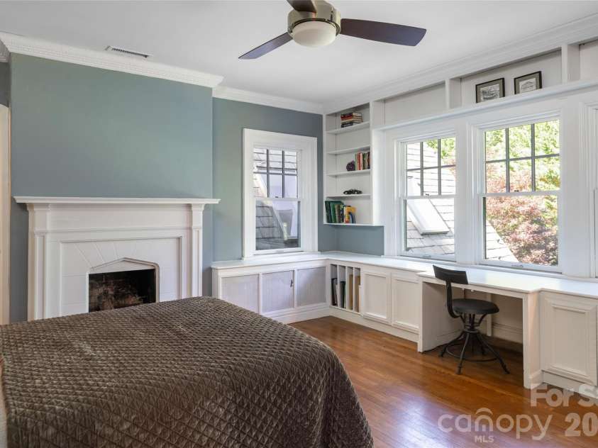 334 Vanderbilt Road, Biltmore Forest, NC 28803.  MLS# CAR4389681, YatesRealty ID 32247. 
