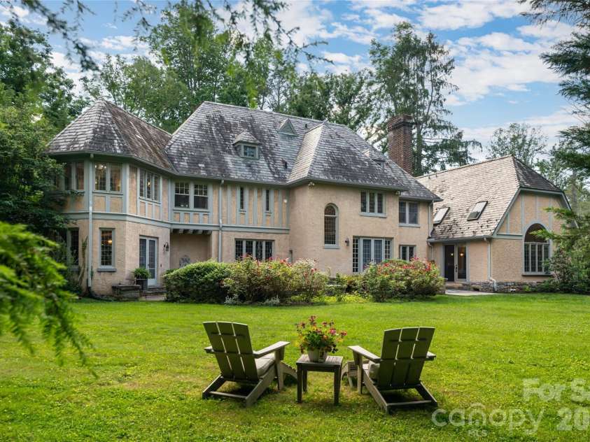 334 Vanderbilt Road, Biltmore Forest, NC 28803.  MLS# CAR4389681, YatesRealty ID 32247. 