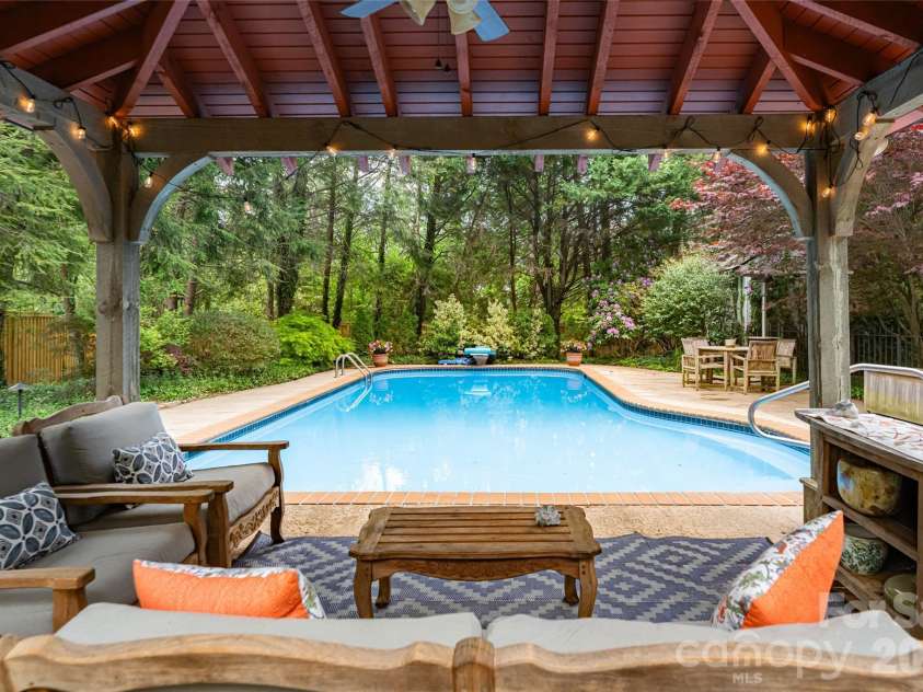 334 Vanderbilt Road, Biltmore Forest, NC 28803.  MLS# CAR4389681, YatesRealty ID 32247. 
