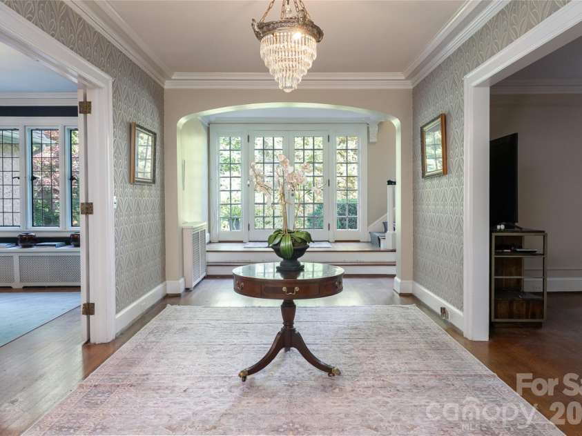 334 Vanderbilt Road, Biltmore Forest, NC 28803.  MLS# CAR4389681, YatesRealty ID 32247. Entrance Foyer