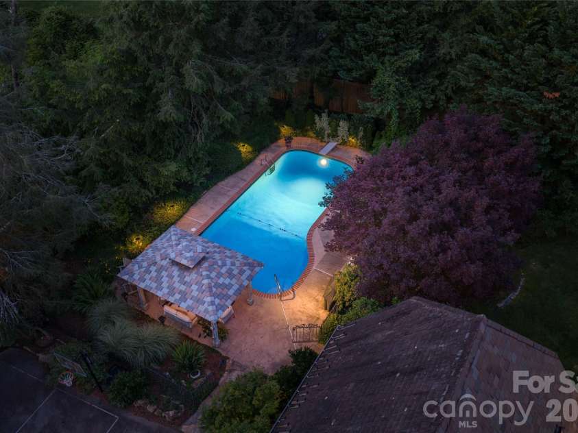 334 Vanderbilt Road, Biltmore Forest, NC 28803.  MLS# CAR4389681, YatesRealty ID 32247. Pool