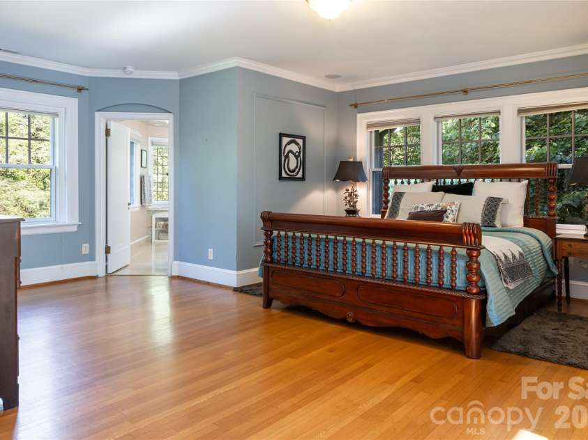 334 Vanderbilt Road, Biltmore Forest, NC 28803.  MLS# CAR4389681, YatesRealty ID 32247. Primary Bedroom