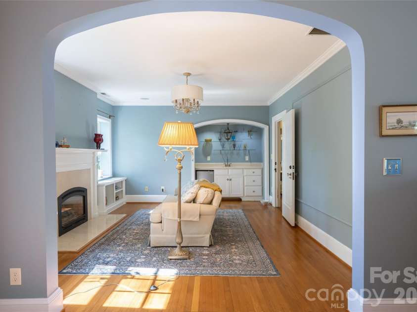 334 Vanderbilt Road, Biltmore Forest, NC 28803.  MLS# CAR4389681, YatesRealty ID 32247. Primary Bedroom