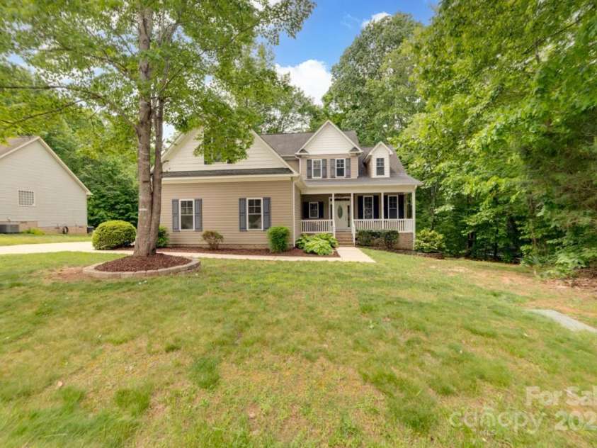 6414 Winding Creek Lane, Denver, NC 28037.  MLS# CAR4240521, YatesRealty ID 32247. 
