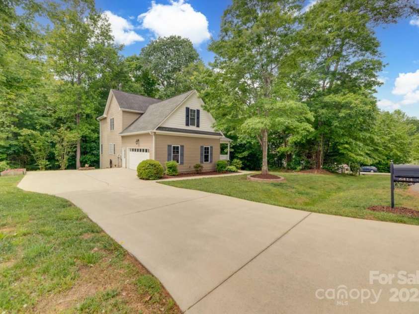 6414 Winding Creek Lane, Denver, NC 28037.  MLS# CAR4240521, YatesRealty ID 32247. 