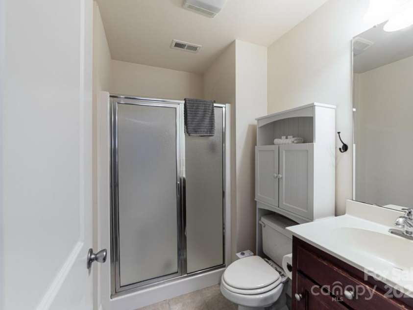 6414 Winding Creek Lane, Denver, NC 28037.  MLS# CAR4240521, YatesRealty ID 32247. Second full bath upstairs