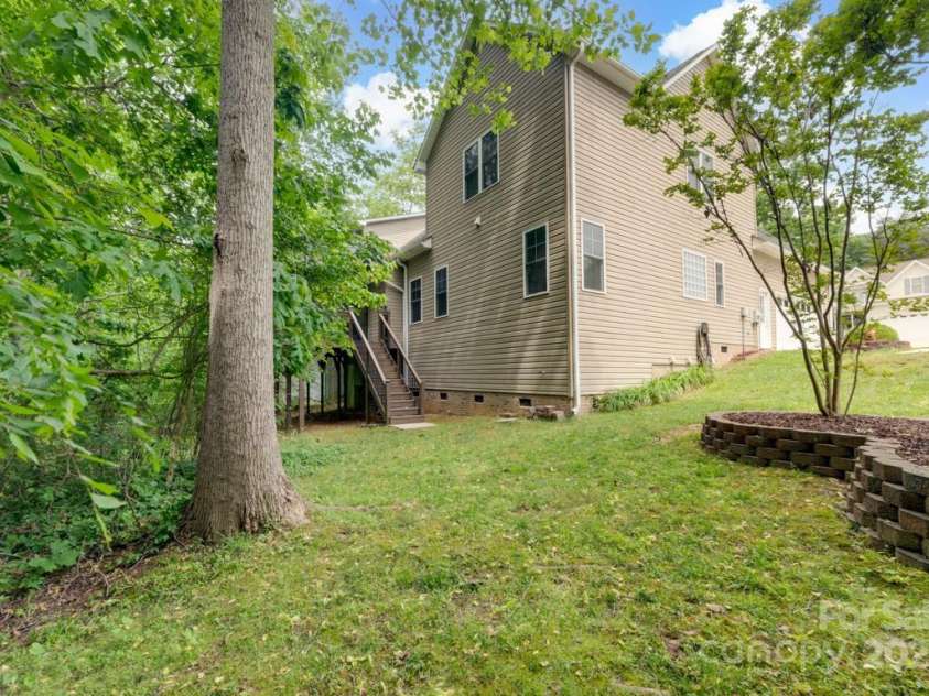 6414 Winding Creek Lane, Denver, NC 28037.  MLS# CAR4240521, YatesRealty ID 32247. Wooded lot backs up to trees and a creek