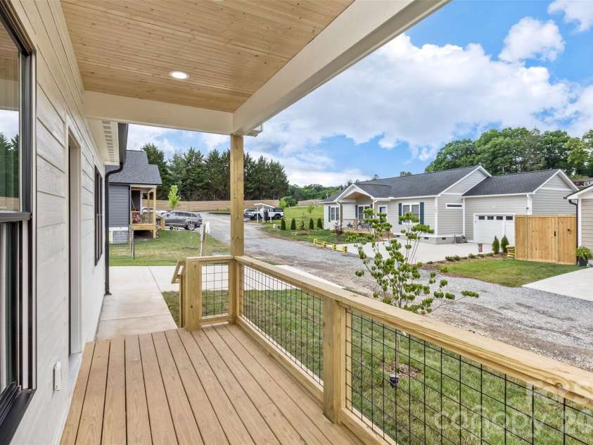112 Peyton Elaine Road, Clyde, NC 28721.  MLS# CAR4387524, YatesRealty ID 32249. 