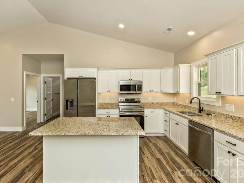 112 Peyton Elaine Road, Clyde, NC 28721.  MLS# CAR4387524, YatesRealty ID 32249. 