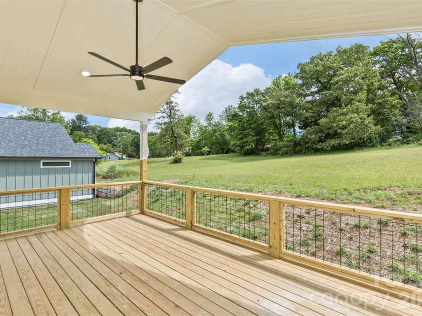 112 Peyton Elaine Road, Clyde, NC 28721.  MLS# CAR4387524, YatesRealty ID 32249. 