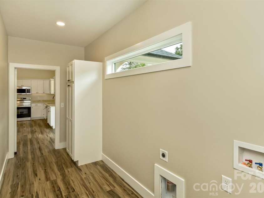 112 Peyton Elaine Road, Clyde, NC 28721.  MLS# CAR4387524, YatesRealty ID 32249. 