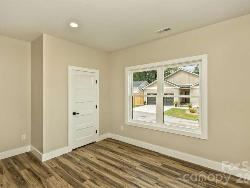 112 Peyton Elaine Road, Clyde, NC 28721.  MLS# CAR4387524, YatesRealty ID 32249. 
