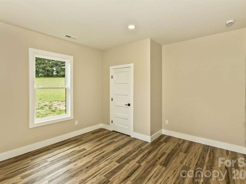 112 Peyton Elaine Road, Clyde, NC 28721.  MLS# CAR4387524, YatesRealty ID 32249. 