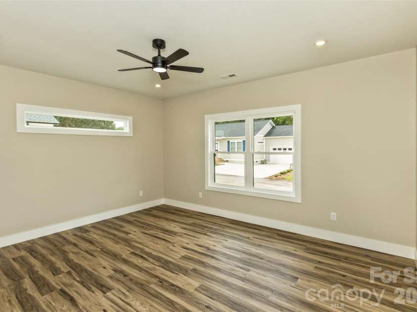 112 Peyton Elaine Road, Clyde, NC 28721.  MLS# CAR4387524, YatesRealty ID 32249. 