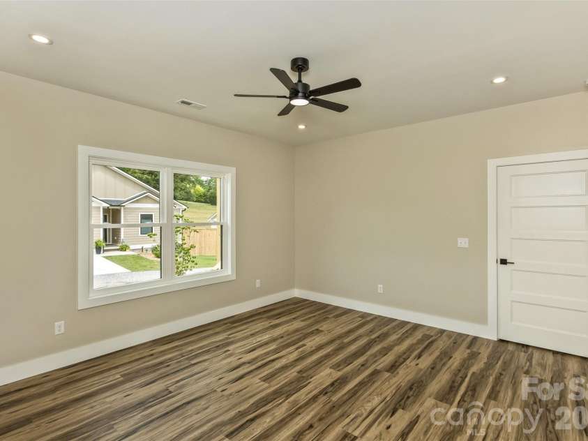 112 Peyton Elaine Road, Clyde, NC 28721.  MLS# CAR4387524, YatesRealty ID 32249. 