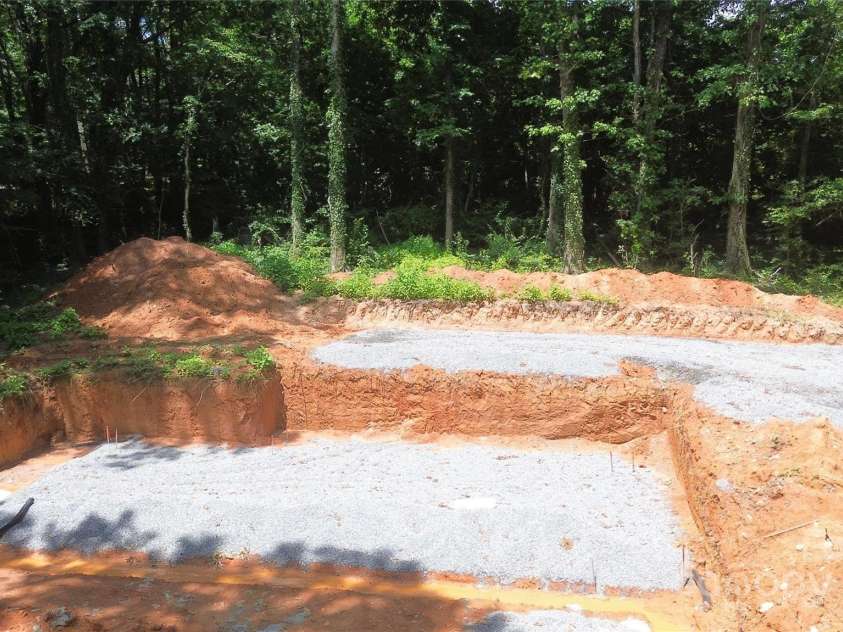137 English Drive, Candler, NC 28715.  MLS# CAR4279070, YatesRealty ID 32249. 