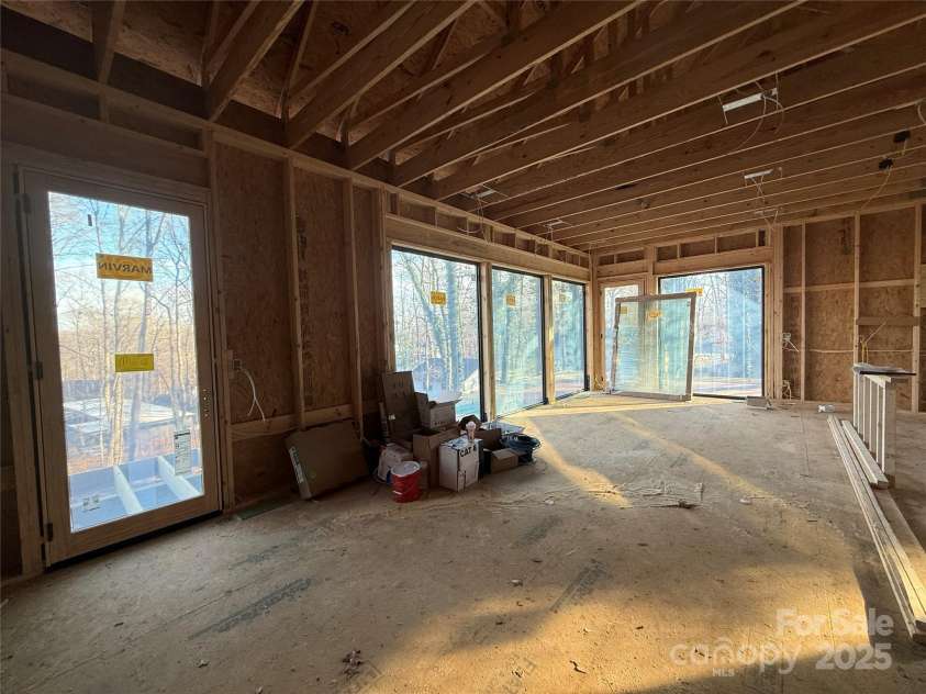 137 English Drive, Candler, NC 28715.  MLS# CAR4279070, YatesRealty ID 32249. 