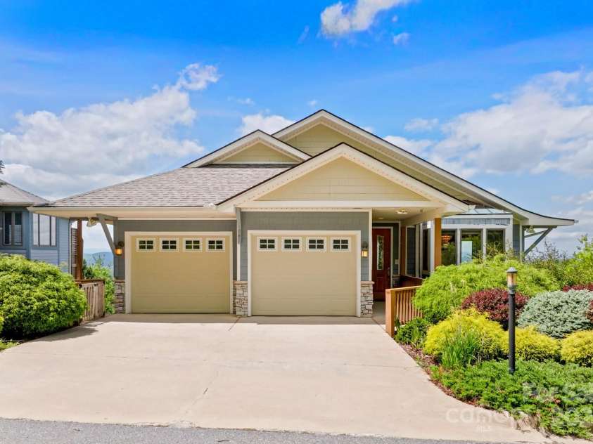 117 Distant View Drive, Asheville, NC 28803.  MLS# CAR4253814, YatesRealty ID 3225. 